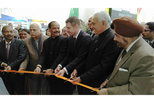 Ribbon Cutting to inaugurate the India Pavilion at MSV 2017 - ( from right ) Mr T S Bhasin, Chairman, EEPC India; Mr C.R. Chaudhary, Hon`ble Minister of State, Ministry of Commerce and Industry, Government of India; Mr. Jiri Havlicek, Minister of industry and Trade of the Czech Republic; Mr Raghubar Das, Hon`ble Chief Minister of Jharkand; Mr R V Deshpande, Minister of Medium and Large Industries, Government of Karnataka; and Mr Amit Khare, Additional Chief Secretary & Development Commissioner, Department of Planning cum Finance, Government of Jharkhand